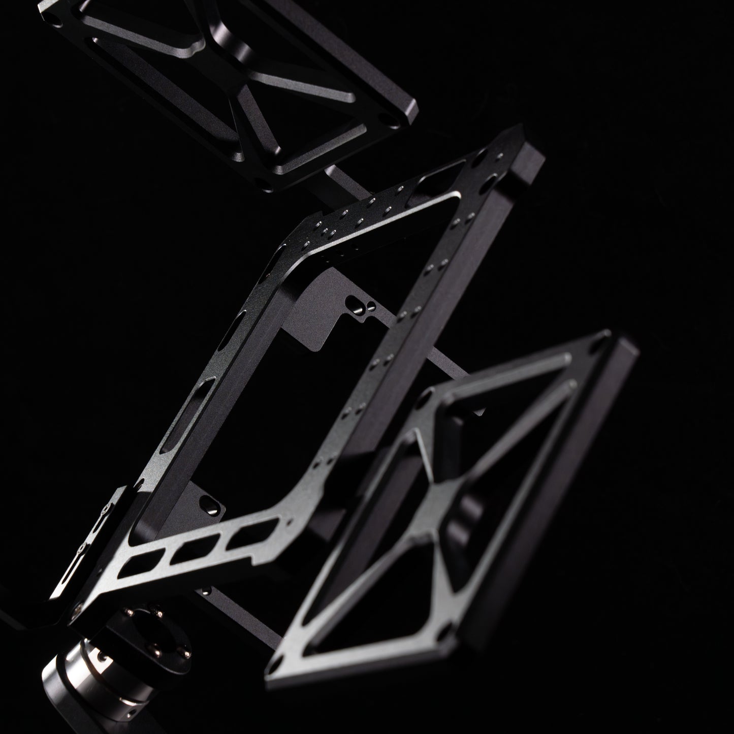 Monster Studio B30 Dual-Axis Rotating Open Frame Mini ITX Case