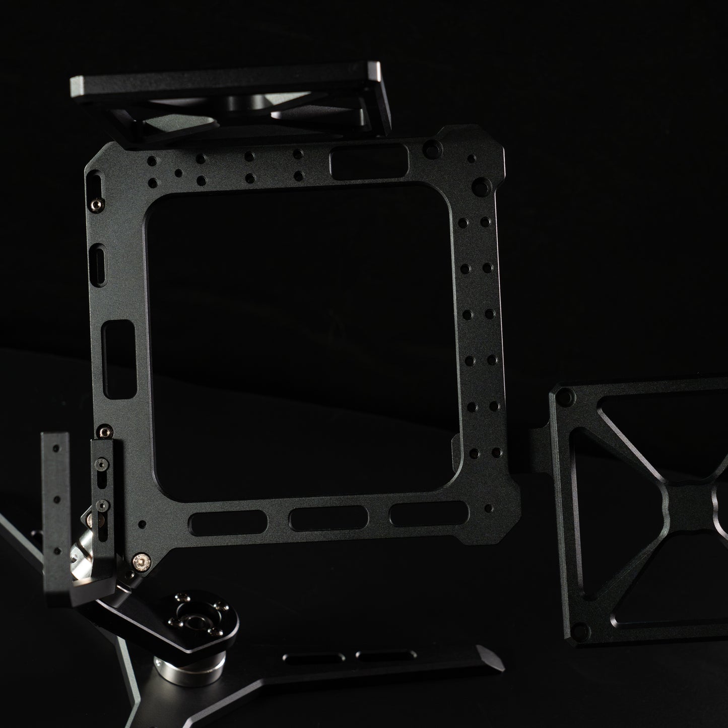 Monster Studio B30 Dual-Axis Rotating Open Frame Mini ITX Case