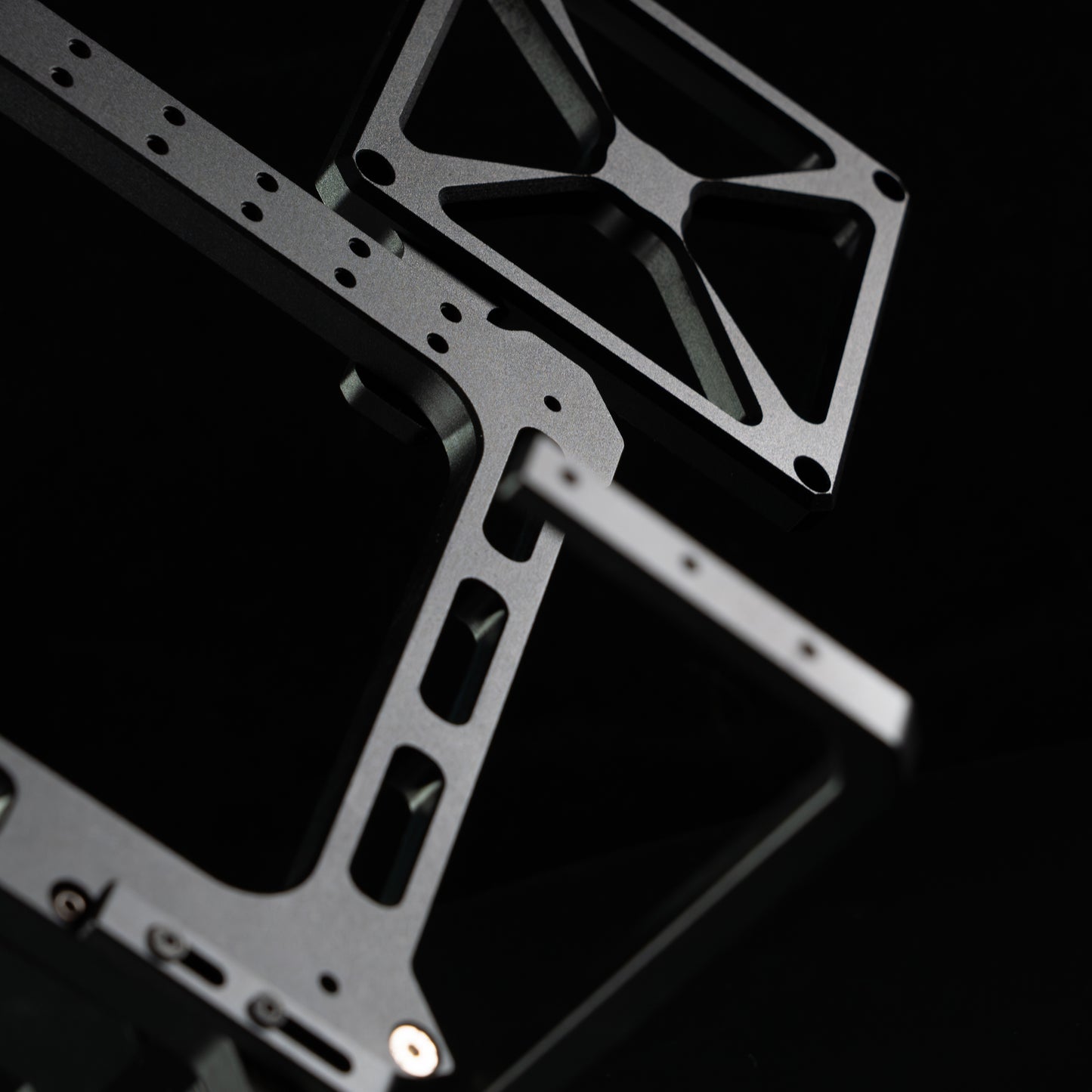 Monster Studio B30 Dual-Axis Rotating Open Frame Mini ITX Case